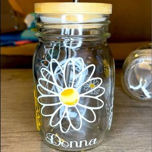 Custom made 16oz Daisy glass mason jar.
